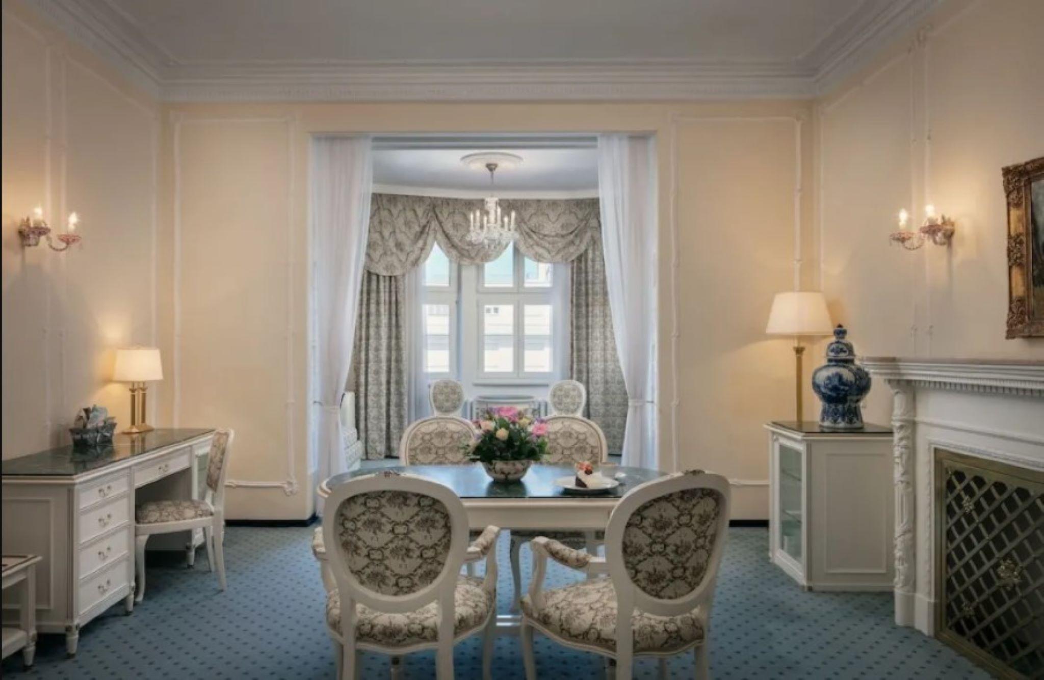 Ambassador Zlata Husa Прага Екстериор снимка A room at the hotel