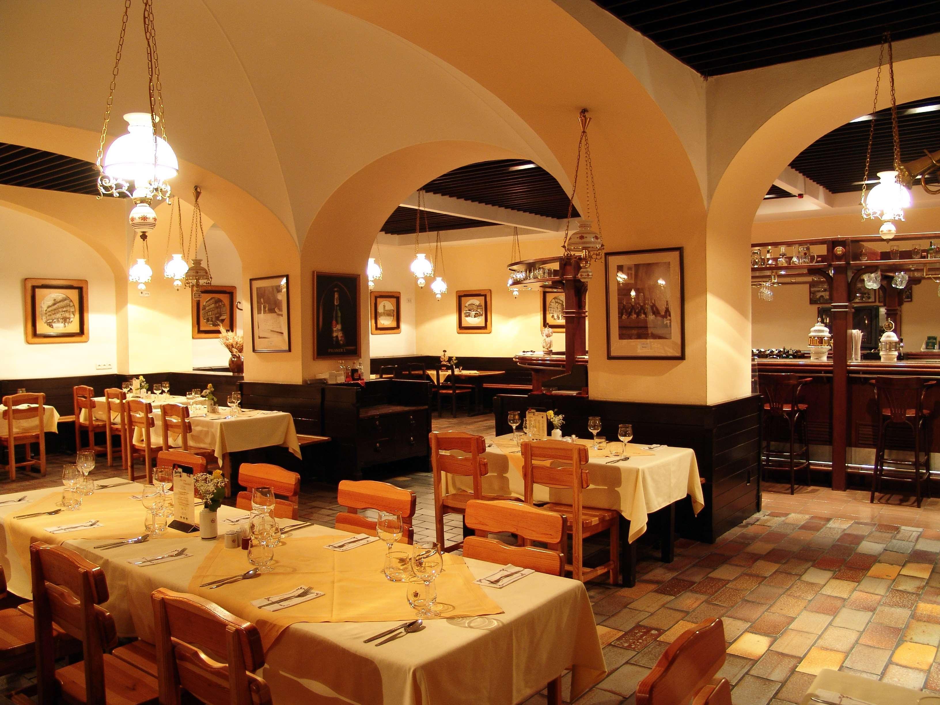Ambassador Zlata Husa Прага Екстериор снимка Restaurant interior