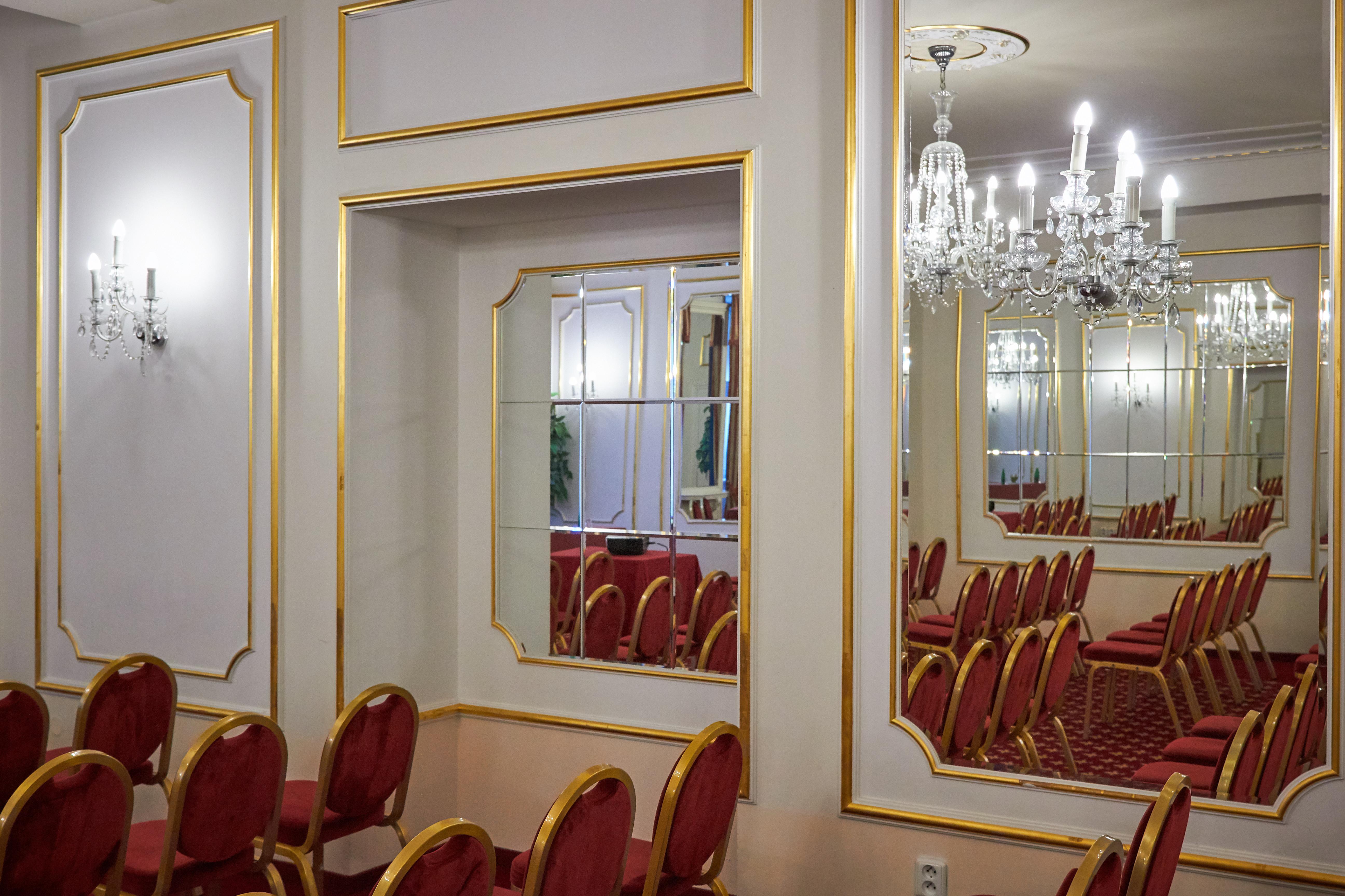 Ambassador Zlata Husa Прага Екстериор снимка Mirrors in a ballroom
